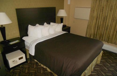 Bismarck Hotel | Days Inn by Wyndham Bismarck