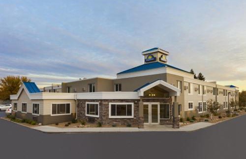 Bismarck Hotel | Days Inn by Wyndham Bismarck