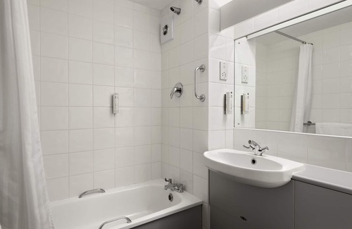 Brighouse Hotel | Days Inn by Wyndham Bradford M62