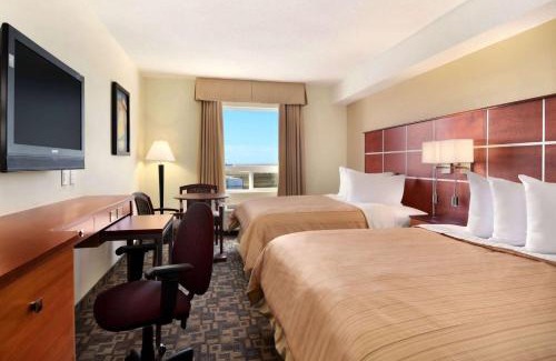 Clairmont Hotel | Days Inn by Wyndham Grande Prairie
