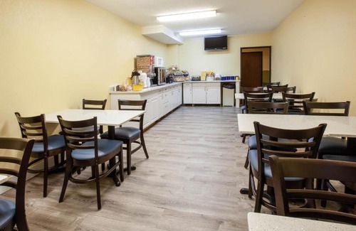 Cadillac Hotel | Days Inn by Wyndham Cadillac