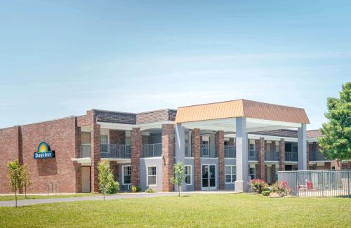 Cave City Hotel | Days Inn by Wyndham Cave City