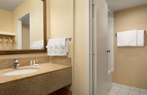 Downtown Edmonton Hotel | Days Inn by Wyndham Edmonton Downtown