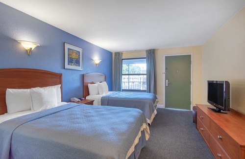 Elmsford Hotel | Days Inn by Wyndham Elmsford/White Plains