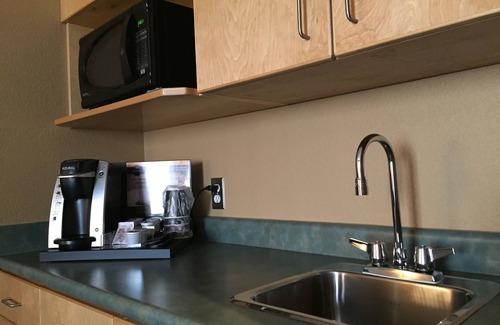 Estevan Hotel | Days Inn by Wyndham Estevan