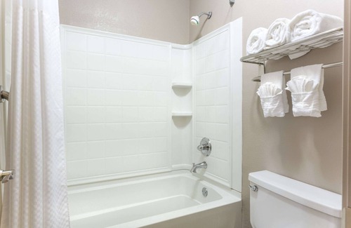 Forest Hotel | Days Inn by Wyndham Forest