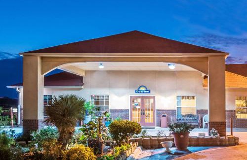 Gainesville Hotel | Days Inn by Wyndham Gainesville