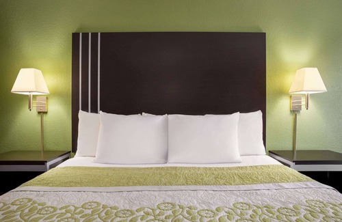 Hardeeville Hotel | Days Inn by Wyndham Hardeeville/I-95 State Line
