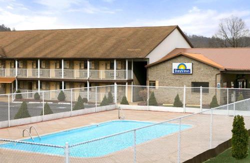Huntington Hotel | Days Inn by Wyndham Huntington