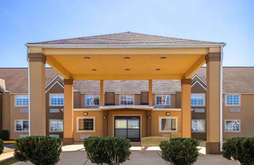 Greater Belhaven Hotel | Days Inn by Wyndham Jackson Downtown