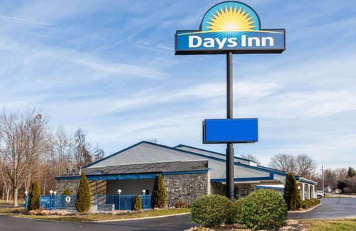 Kent Hotel | Days Inn by Wyndham Kent - Akron