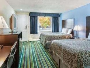 Lincoln Hotel | Days Inn by Wyndham Lincoln
