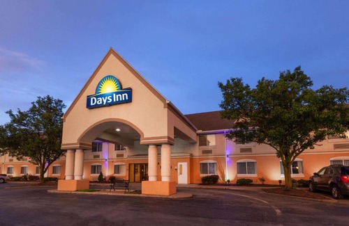 Milan Hotel | Days Inn by Wyndham Milan Sandusky South