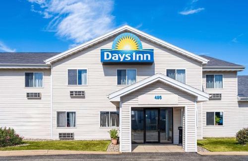 Neenah Hotel | Days Inn by Wyndham Neenah