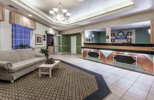 Pentwater Hotel | Days Inn by Wyndham Pentwater