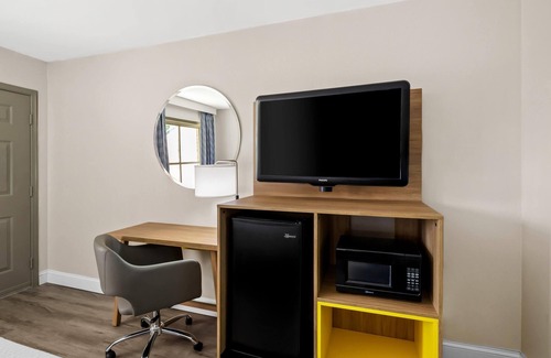 Petersburg Hotel | Days Inn by Wyndham Petersburg/South Fort Lee