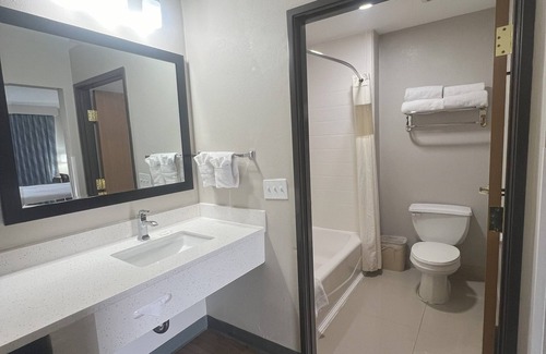 Estrella Hotel | Days Inn by Wyndham Phoenix West