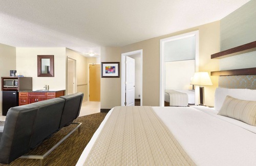 County of Vermilion River Hotel | Days Inn by Wyndham Vermilion