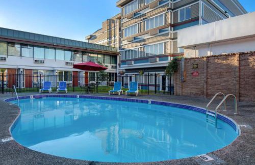 Sidney Hotel | Days Inn by Wyndham Victoria Airport Sidney