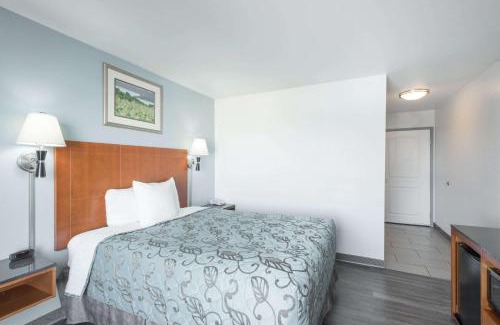 Evans Mills Hotel | Days Inn by Wyndham Watertown Fort Drum
