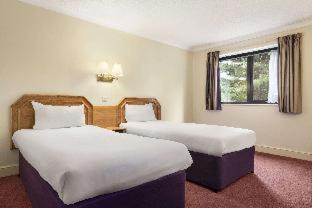 Stone Hotel | Days Inn Stafford