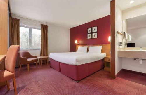 Radwell Hotel | Days Inn Stevenage North