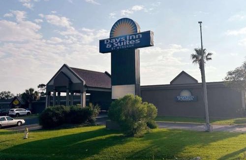 Jennings Hotel | Days Inn & Suites by Wyndham Jennings