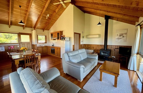 Port Campbell Cottage | Daysy Hill Country Cottages