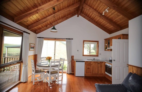 Port Campbell Cottage | Daysy Hill Country Cottages