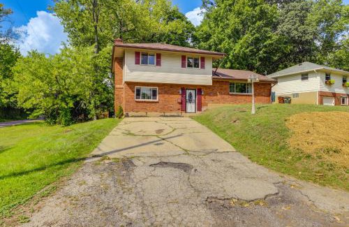Dayton House | Dayton Home 4 Mi to Downtown, Pets Welcome!
