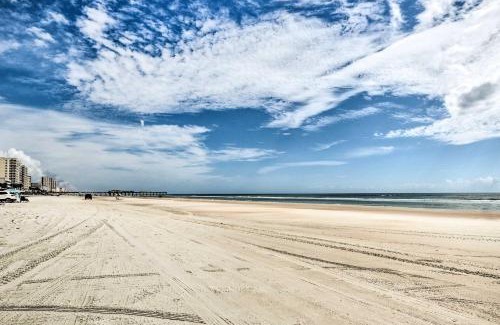 Ocean View Halifax Estates Apartment | Daytona Condo with Community Pool, Walk to Beach!