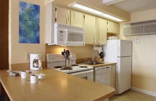 Daytona Beach Shores Apartment | Daytona Ocean Front Studio Condo For Rent March 9-March 16