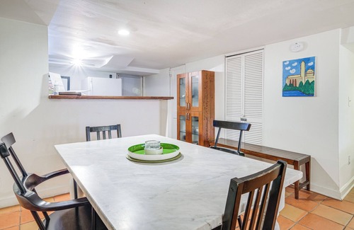 Bloomingdale Apartment | DC Apartment: 2 Mi to National Mall!