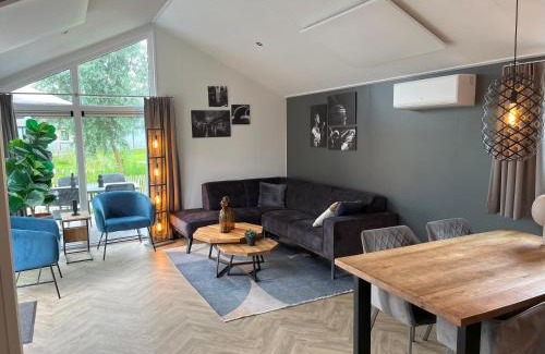 Municipality of Kampen House | De IJssel Eilanden Chalet Steghouse mit Zaun Nr 546