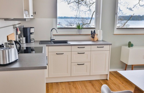 Koenigs Wusterhausen Apartment | Apartment 'Groß 55qm' with Lake View, Private Terrace and Wi-Fi