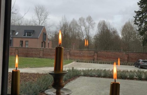 Uccle Hotel | De Lotuspoort met Mihr's B&B in de Abdij van Bornem