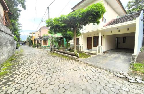Mlati House | De Monjali Homestay Jogja