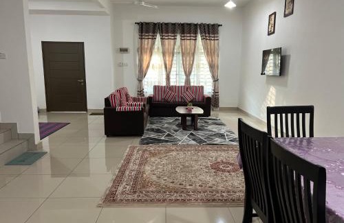 Pontian House | De Pontian Homestay