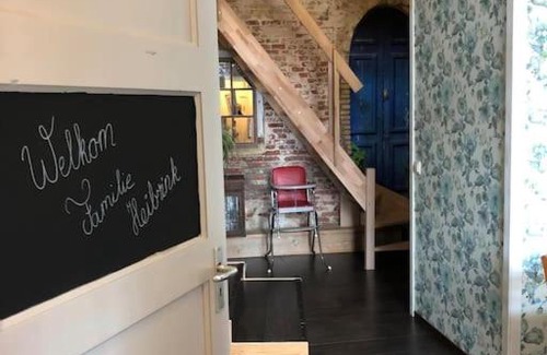 Vollenhove House | De Scheve Deur