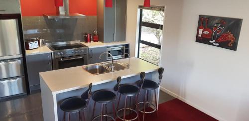 Martinborough House | De Vine Martinborough 14 Cologne Street