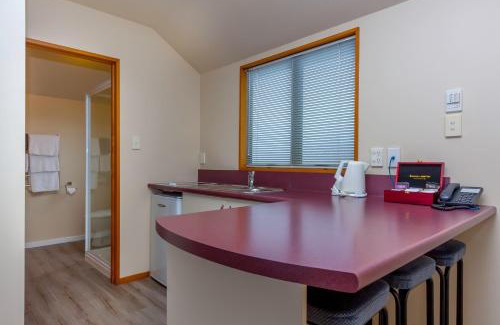Riccarton Hotel | Deans Bush Motel
