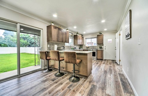 Dearborn Heights House | Dearborn Heights Home ~ 16 Mi to Downtown Detroit!