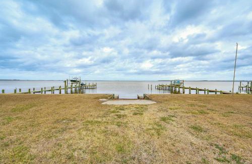 Belhaven House | Deck and Water Views Pungo River Retreat!