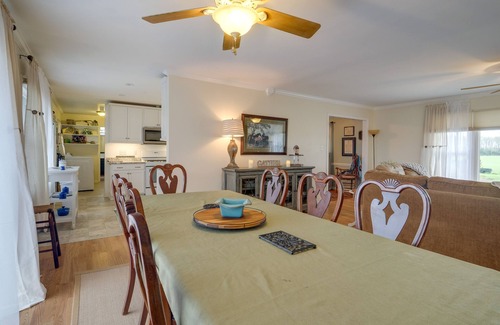Bealeton House | Deck & Pastoral Views! Bealeton Farmhouse Escape