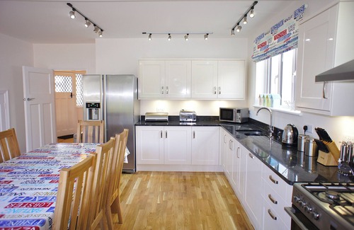 West Looe House | Deep Blue Shore - large luxury holiday home, 60m from the beach