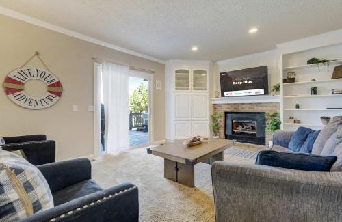 Briargate House | Deep Blue Spacious Escape w Hot Tub & Playground