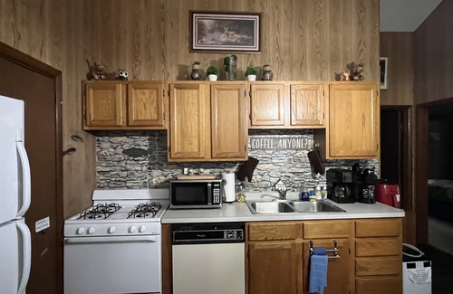 Russell Cabin | Deep Woods Cabins Relaxing 2 bedroom cabin # 6
