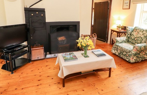 Welton Cottage | DEEPDALE COTTAGE, family friendly, with open fire in Dalston