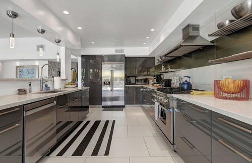 Deep Well Ranch House | Deepwell Dream Home - Modern Luxury, Close to Everything, Amazing Location