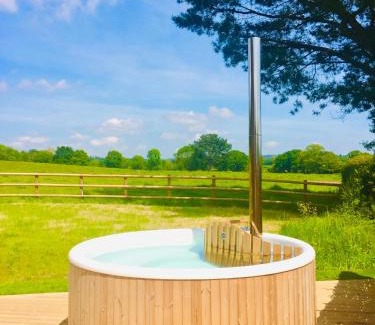 Westcott House | Deer Den timber clad cabin with hot tub, up private lane